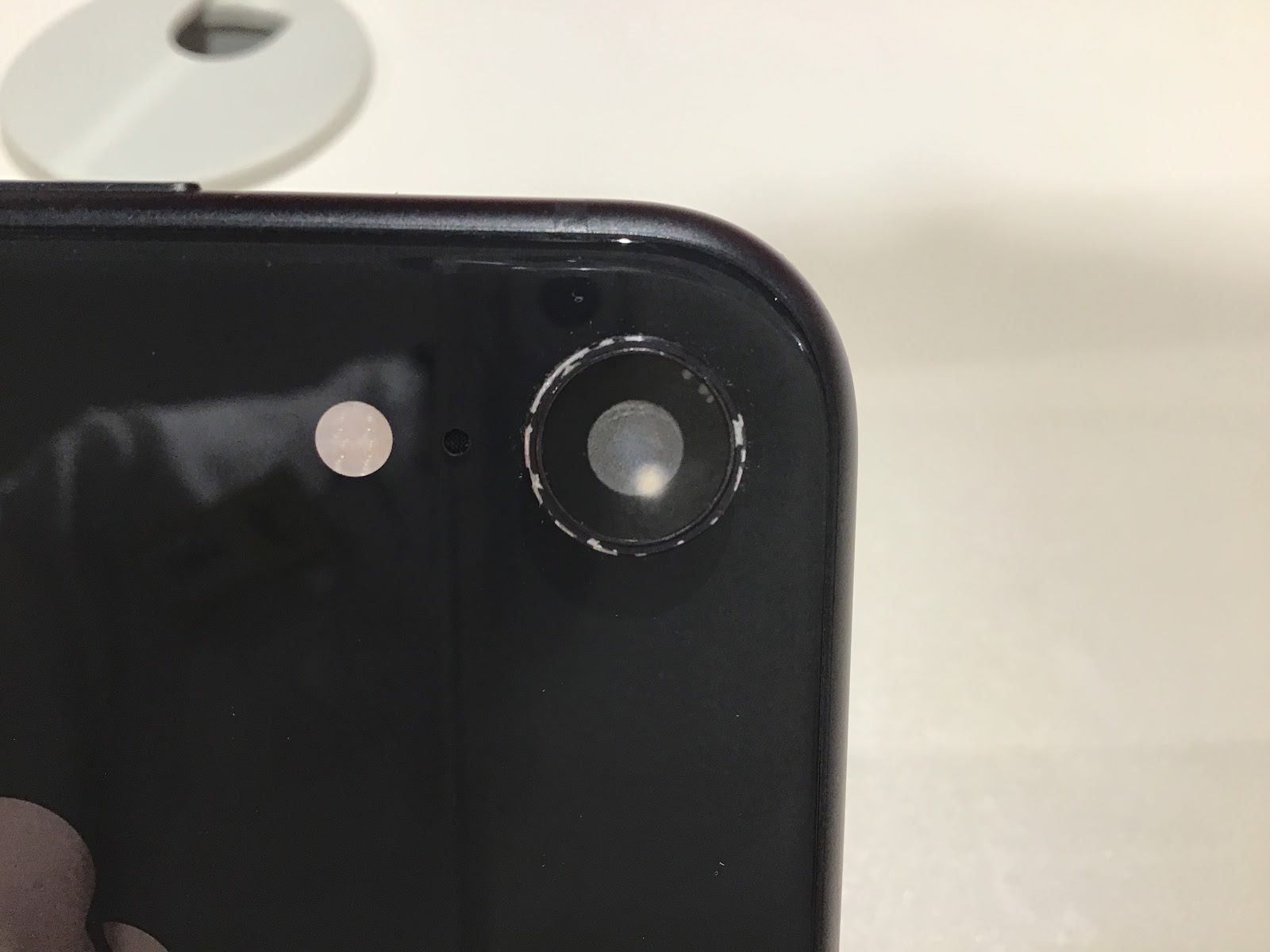カメラレンズが結露し曇っているiPhoneXRをお持込みいただきました！